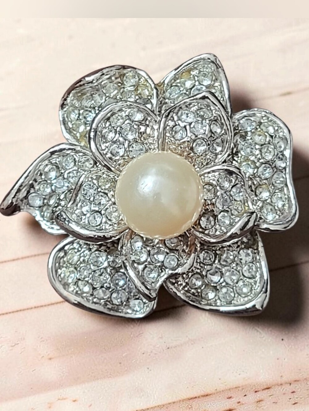 Pearl Center Silver Crystal Flower Brooch - Women Jewelry